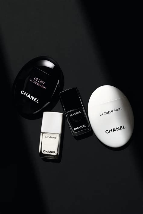 chanel noir et blanc review|CHANEL Noir et Blanc Fall.